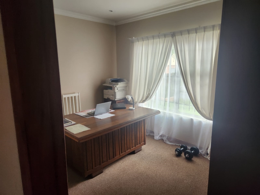 To Let 3 Bedroom Property for Rent in Pentagon Park Free State